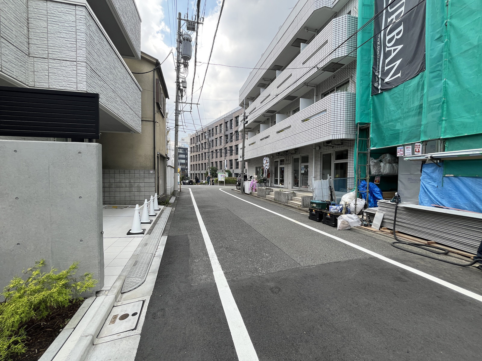 VORT恵比寿6前面の通り