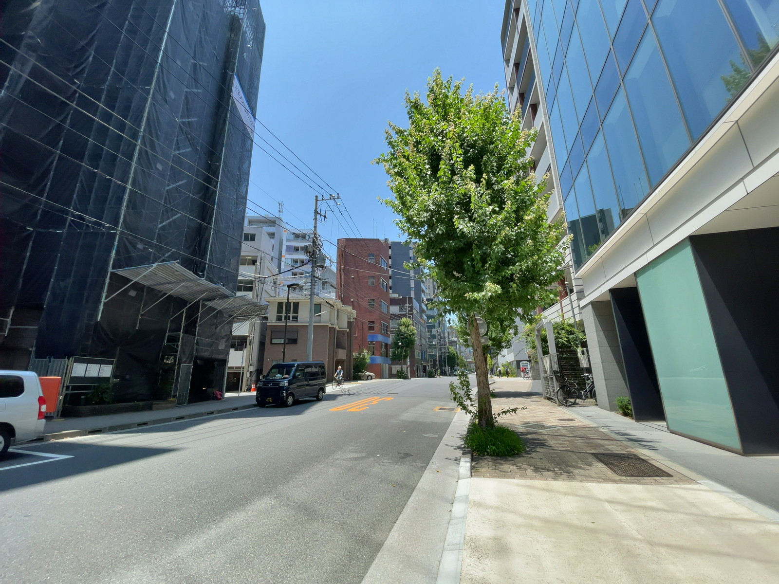 PMO秋葉原2前面の通り