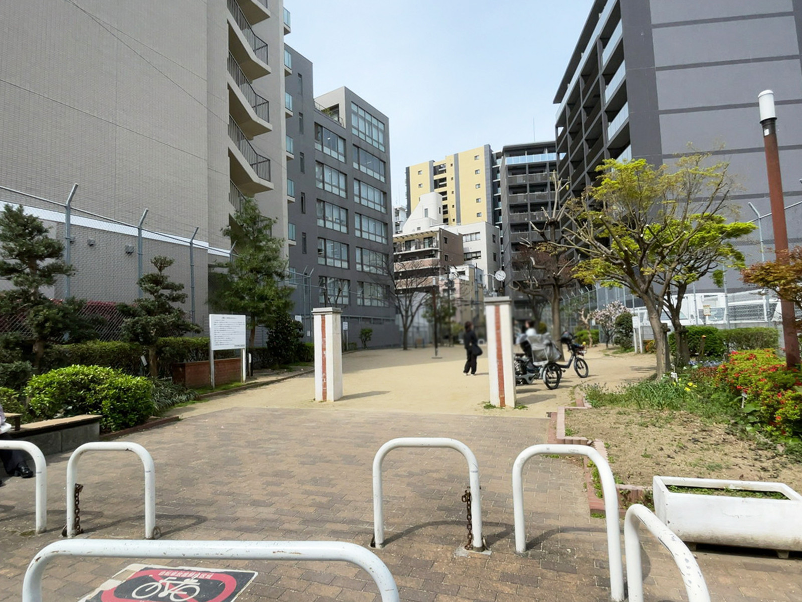 至近の西天満どんぐり公園
