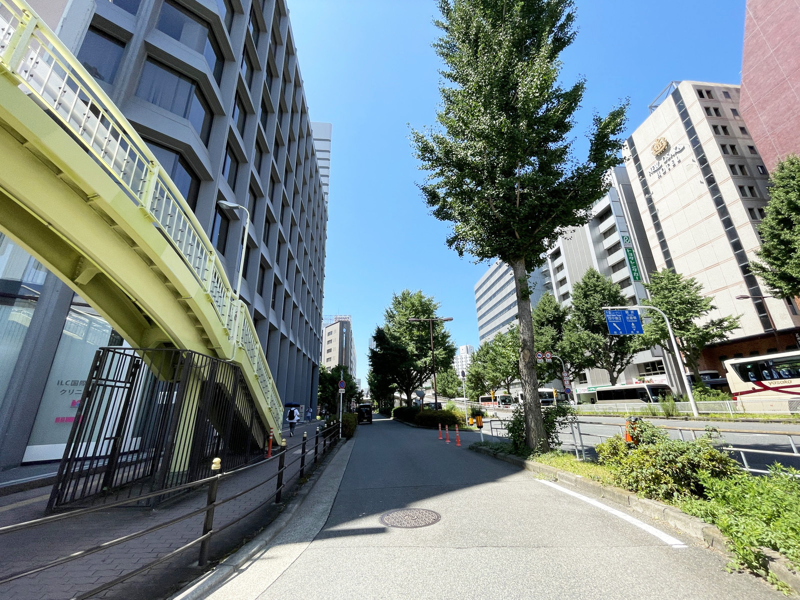 新大阪セントラルタワー前面の通り