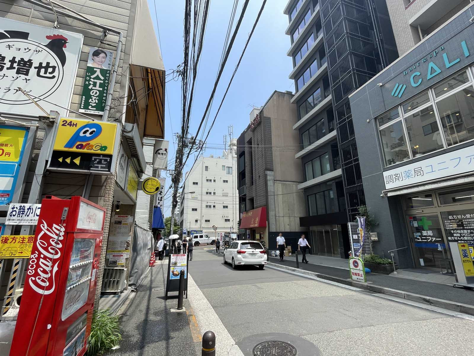 プラザ芝ビル前面の通り