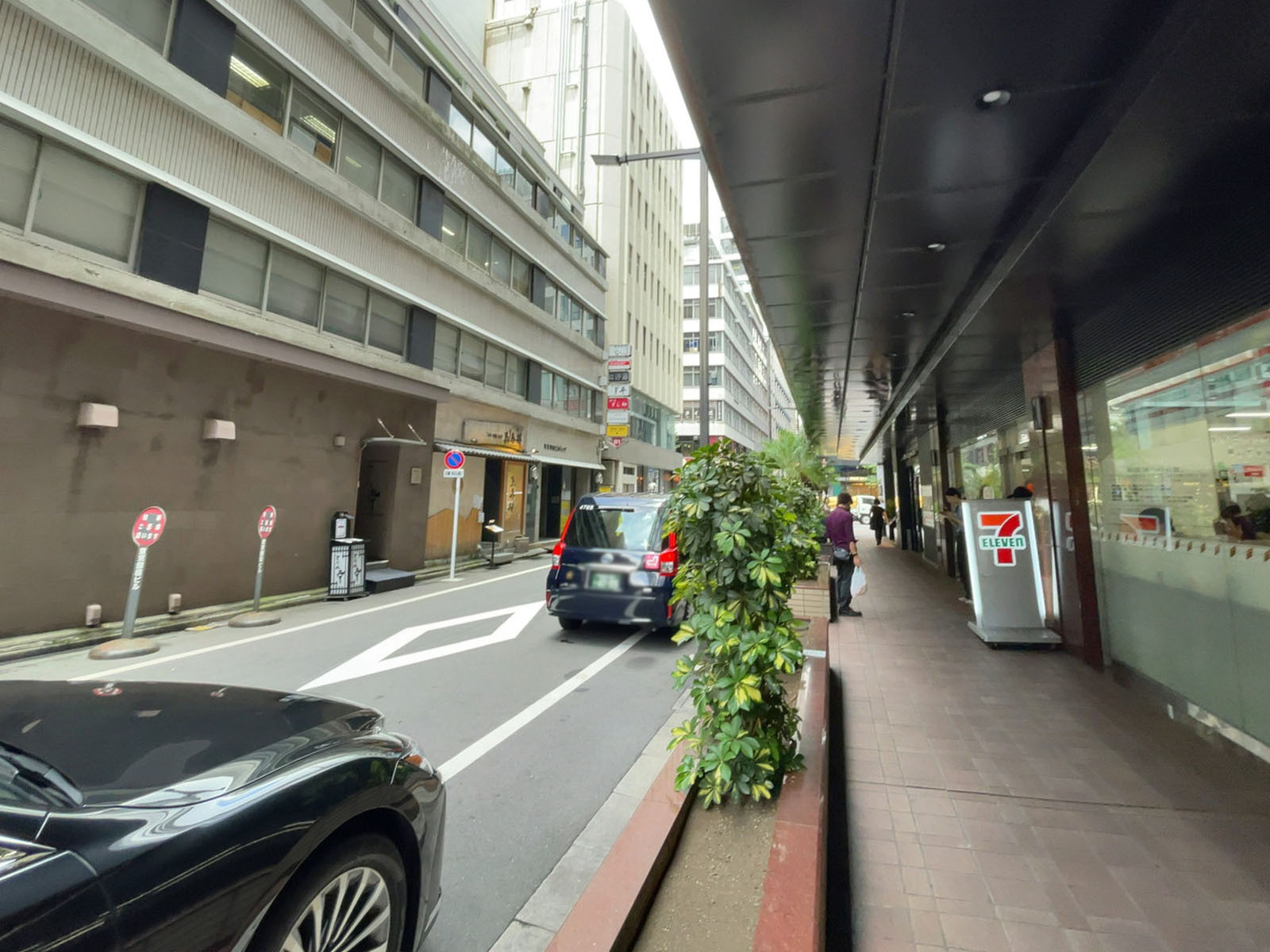 ヒューリック銀座ウォールビル前面の通り