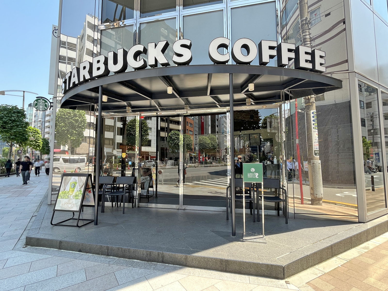 徒歩1分のスターバックス コーヒー 神田小川町2丁目店