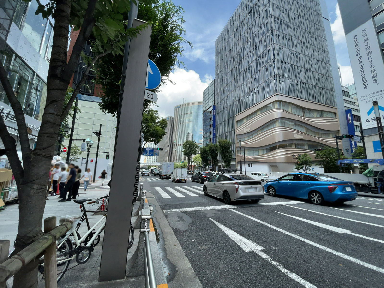 ニュウ銀座千疋屋ビル前面の通り