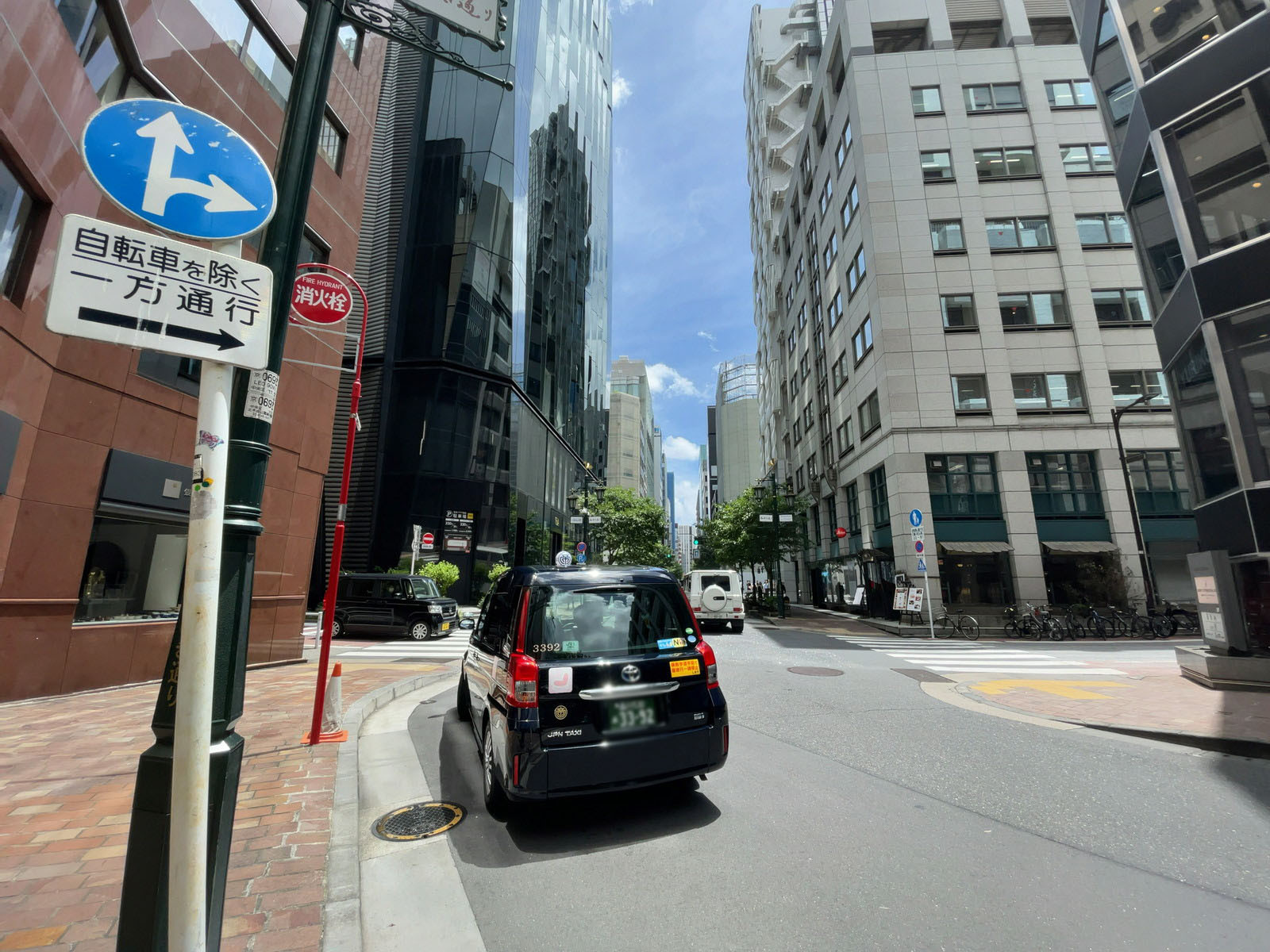 銀座MSビル前面の通り