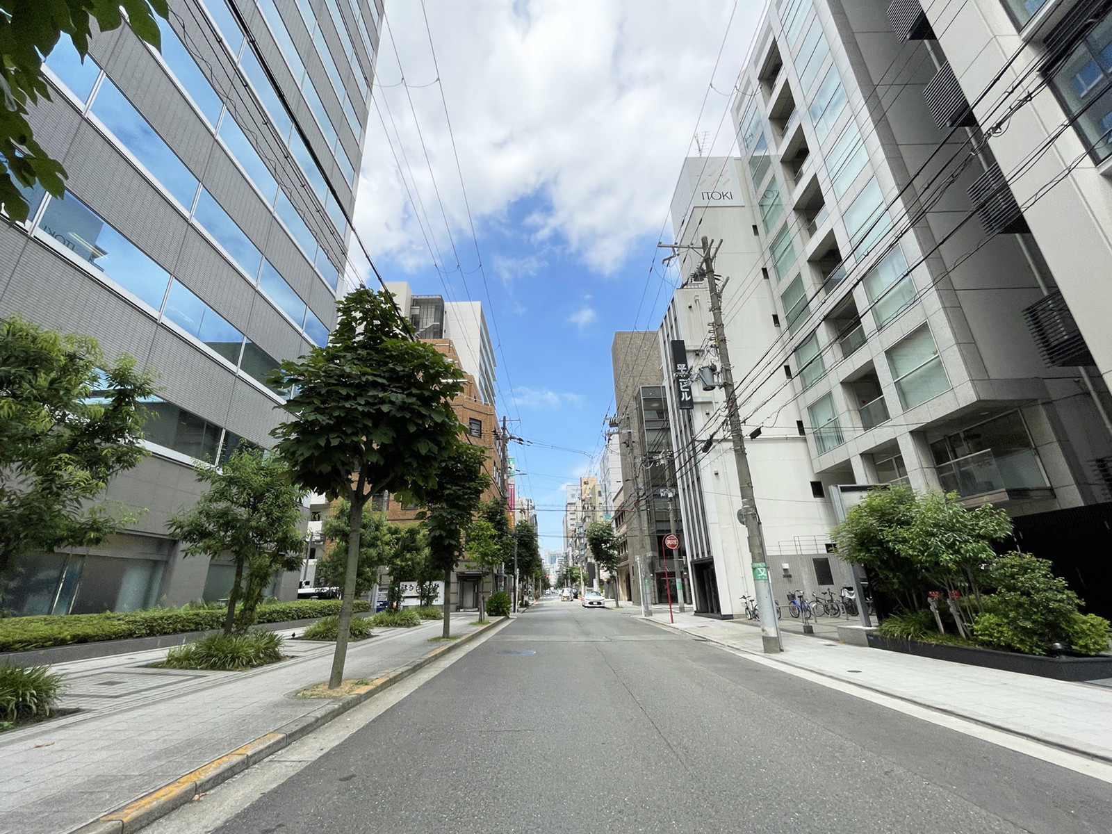 淀屋橋PREX前面の通り