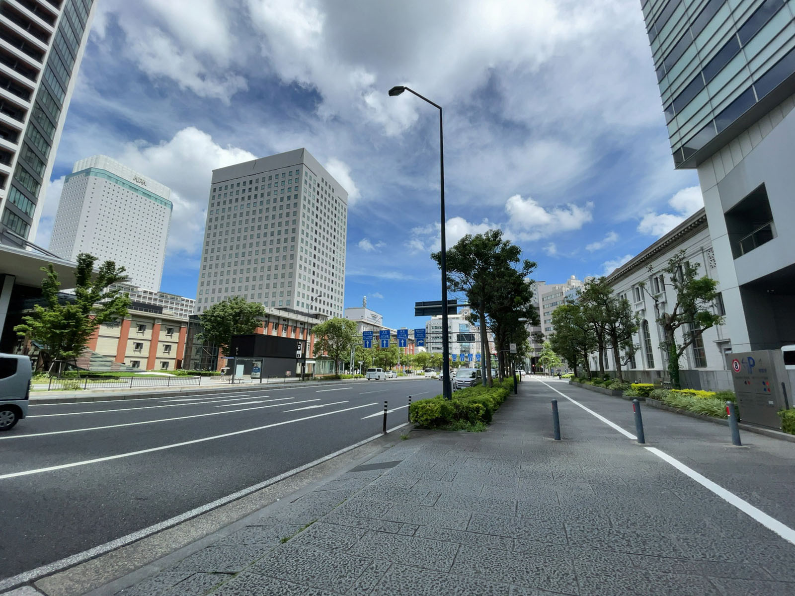 至近の本町通り