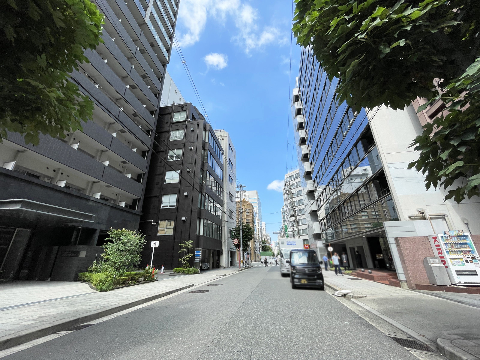 小池ビル前面の通り