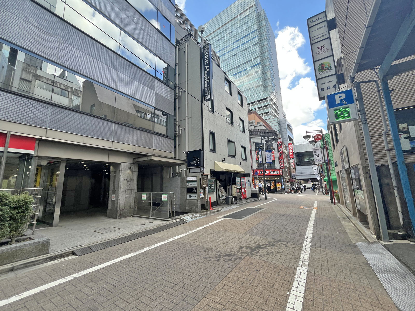 渋谷CRビル前面通り