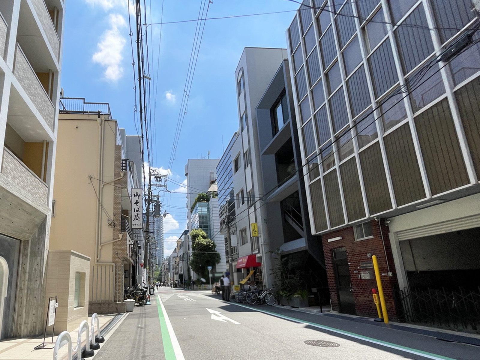 MRK EDOBORIビル前面の通り