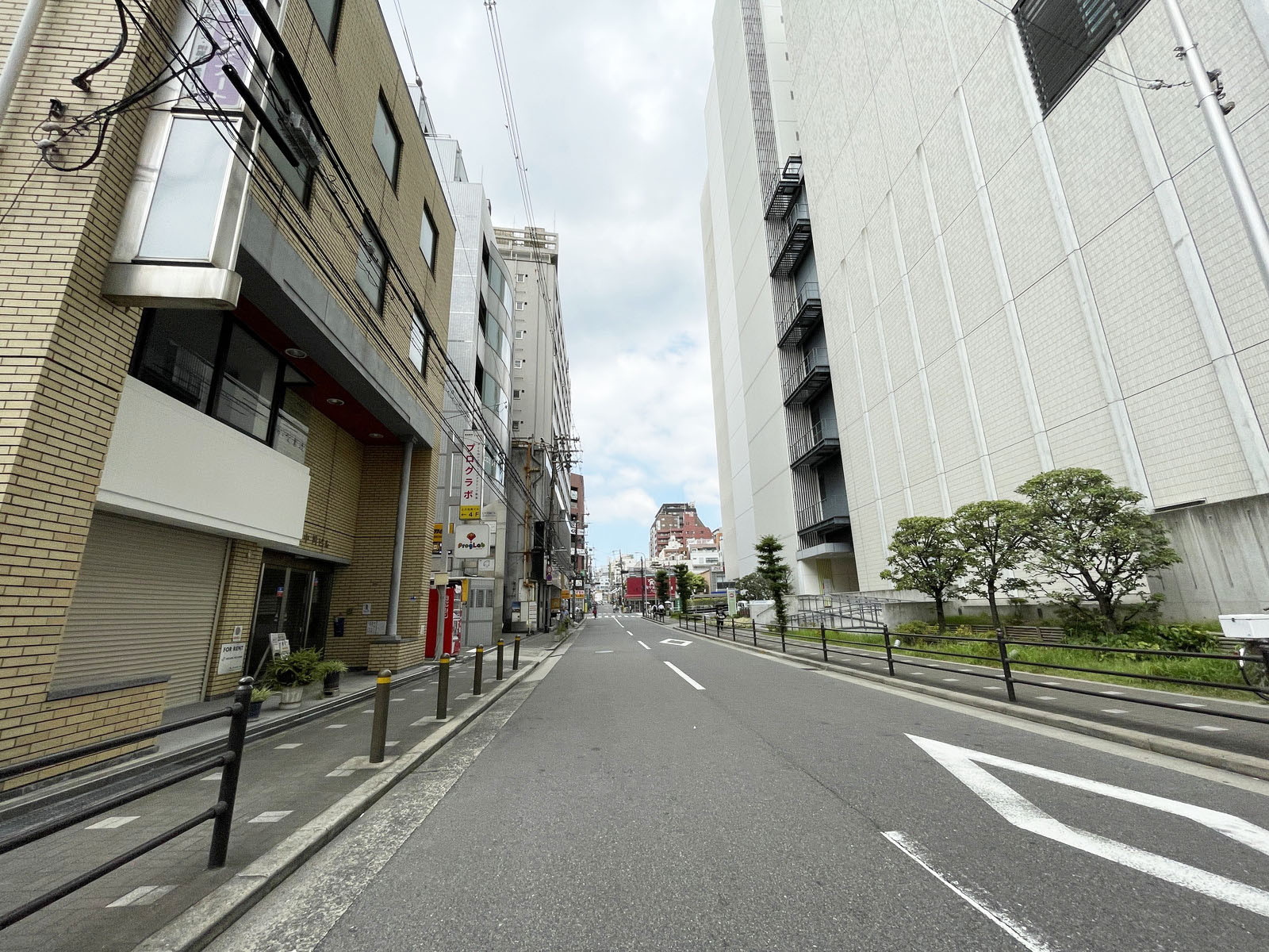 中川ビル前面の通り