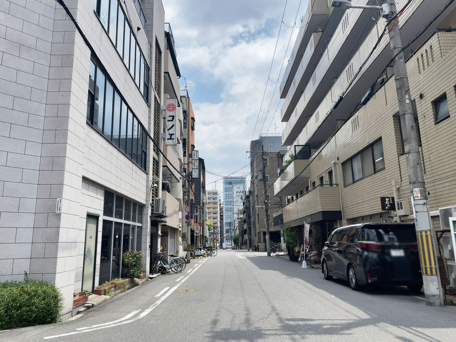 森脇ビル前面の通り