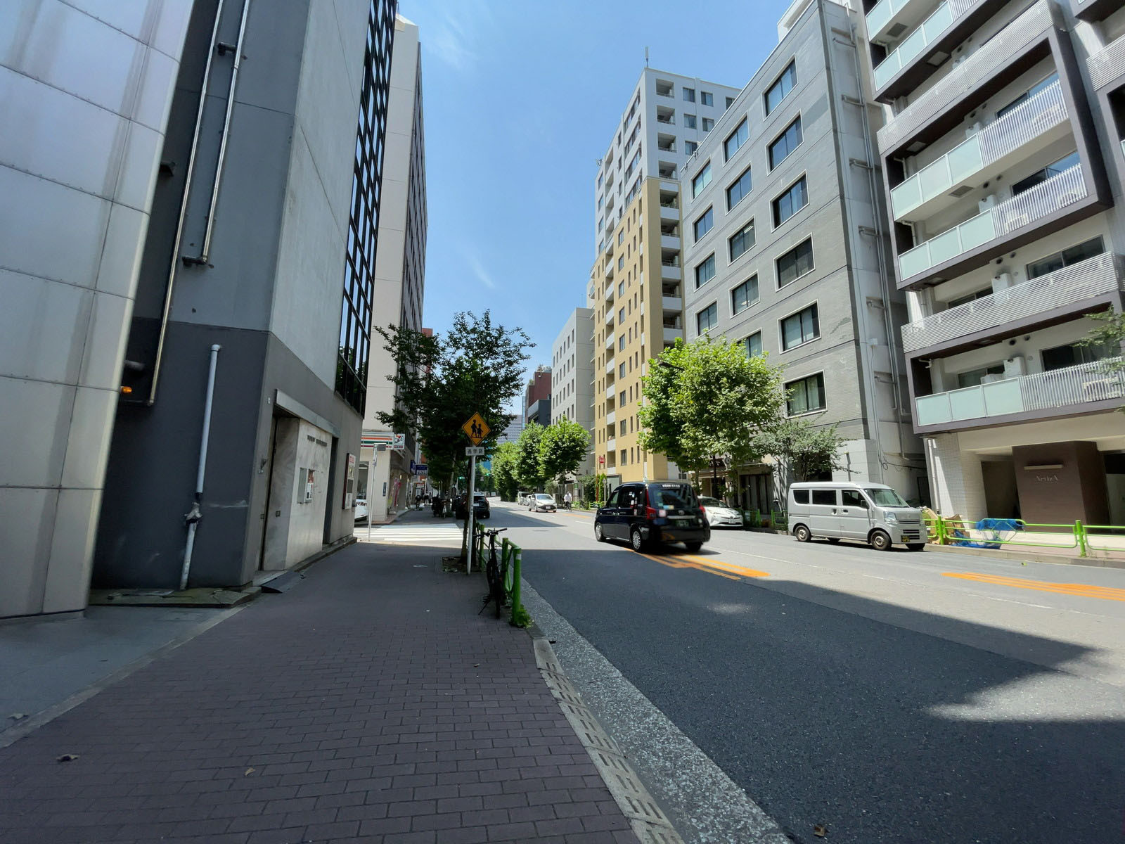 STRADA GINZA EAST前面の通り