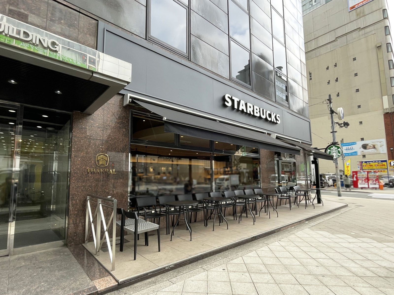 徒歩3分のスターバックス コーヒー 四ツ橋店