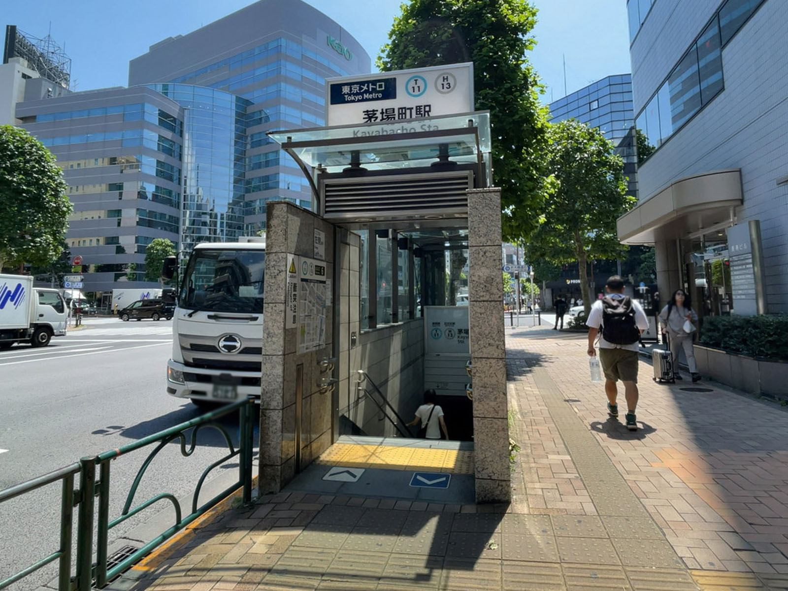 最寄りの「茅場町駅」