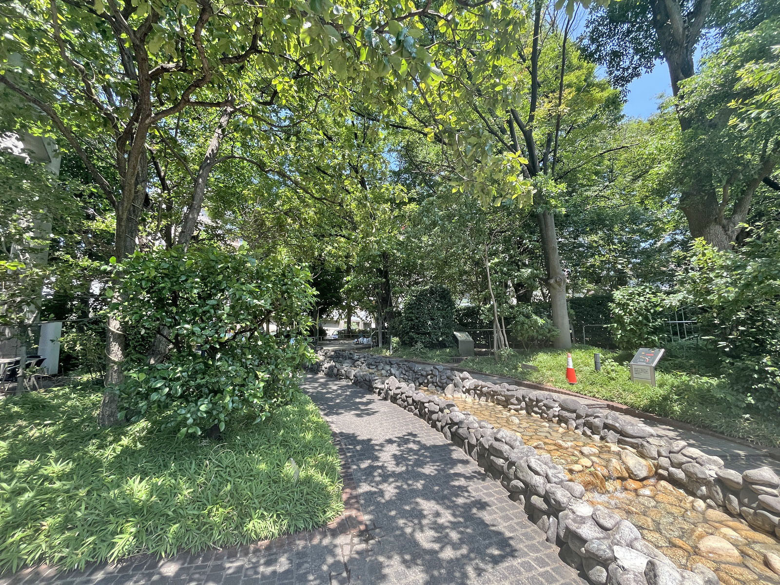 徒歩2分の幡ヶ谷第一公園