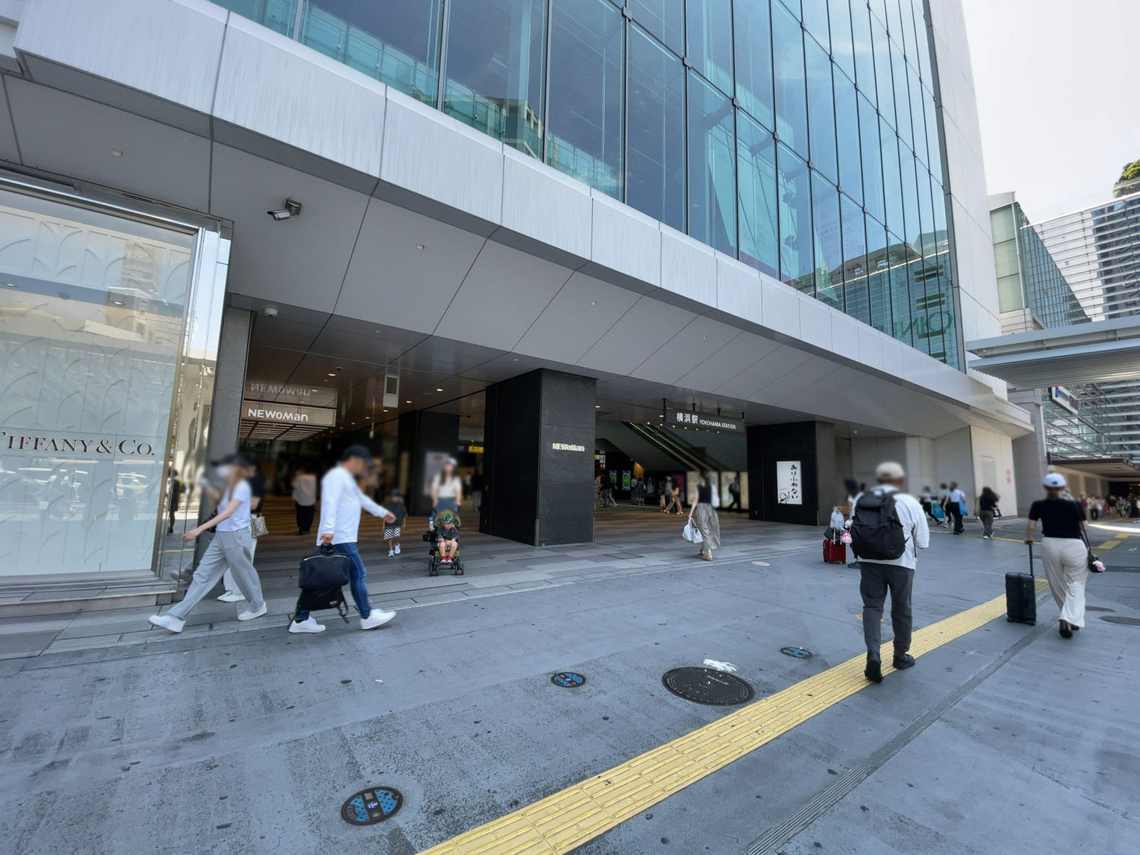 最寄りの「横浜駅」