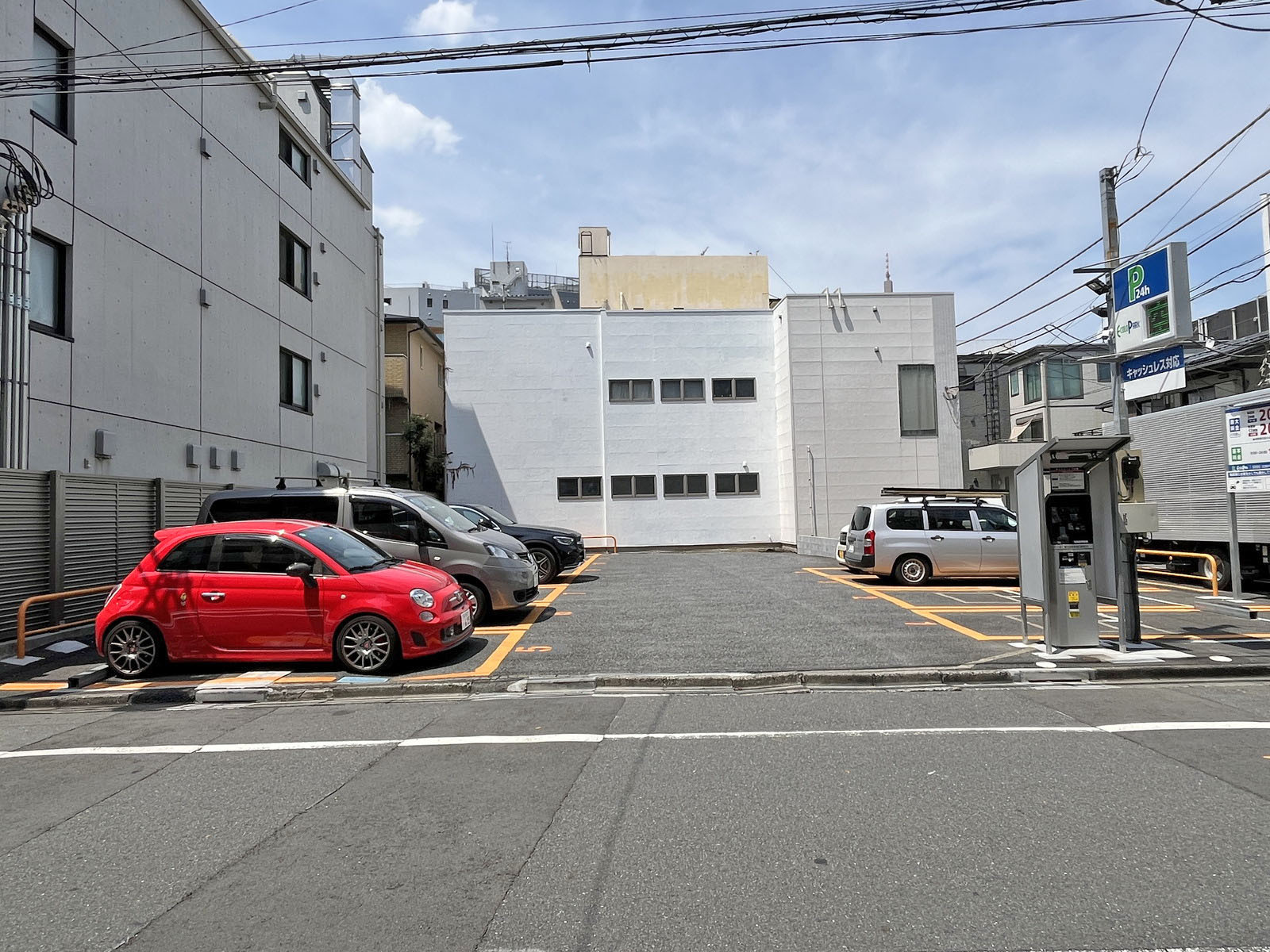 向かいのコインパーキング