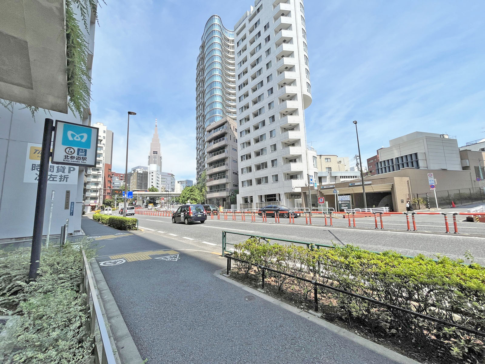 最寄りの「北参道駅」