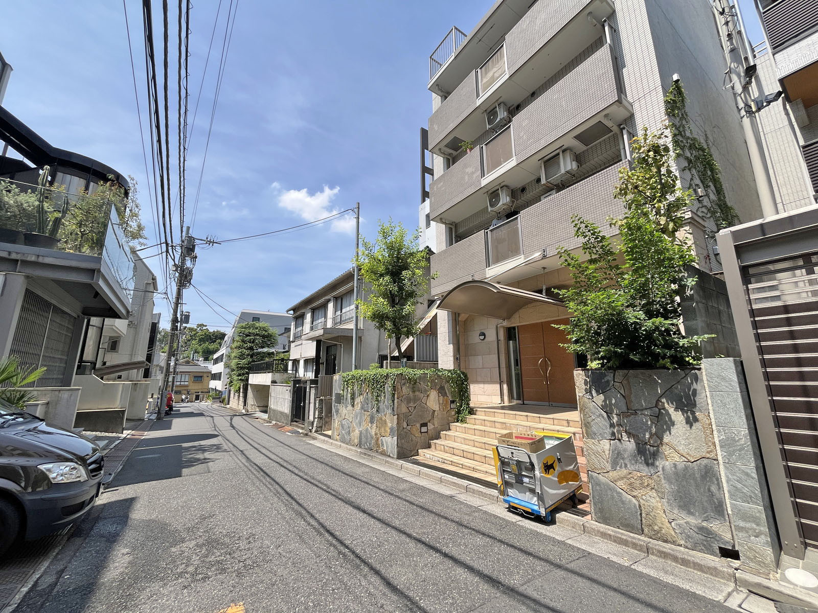 アーバン原宿前面通り
