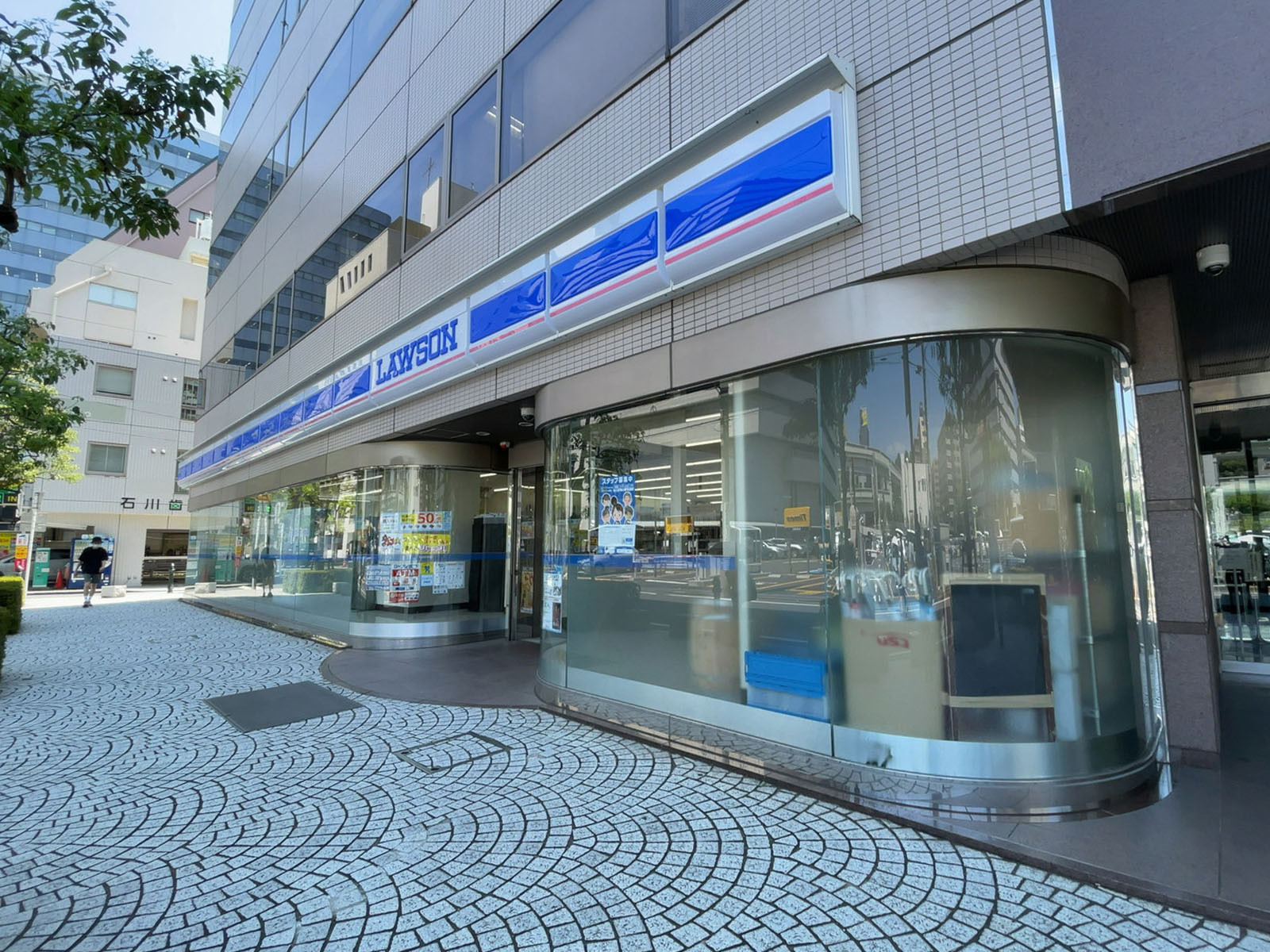徒歩2分のローソン 北幸二丁目店