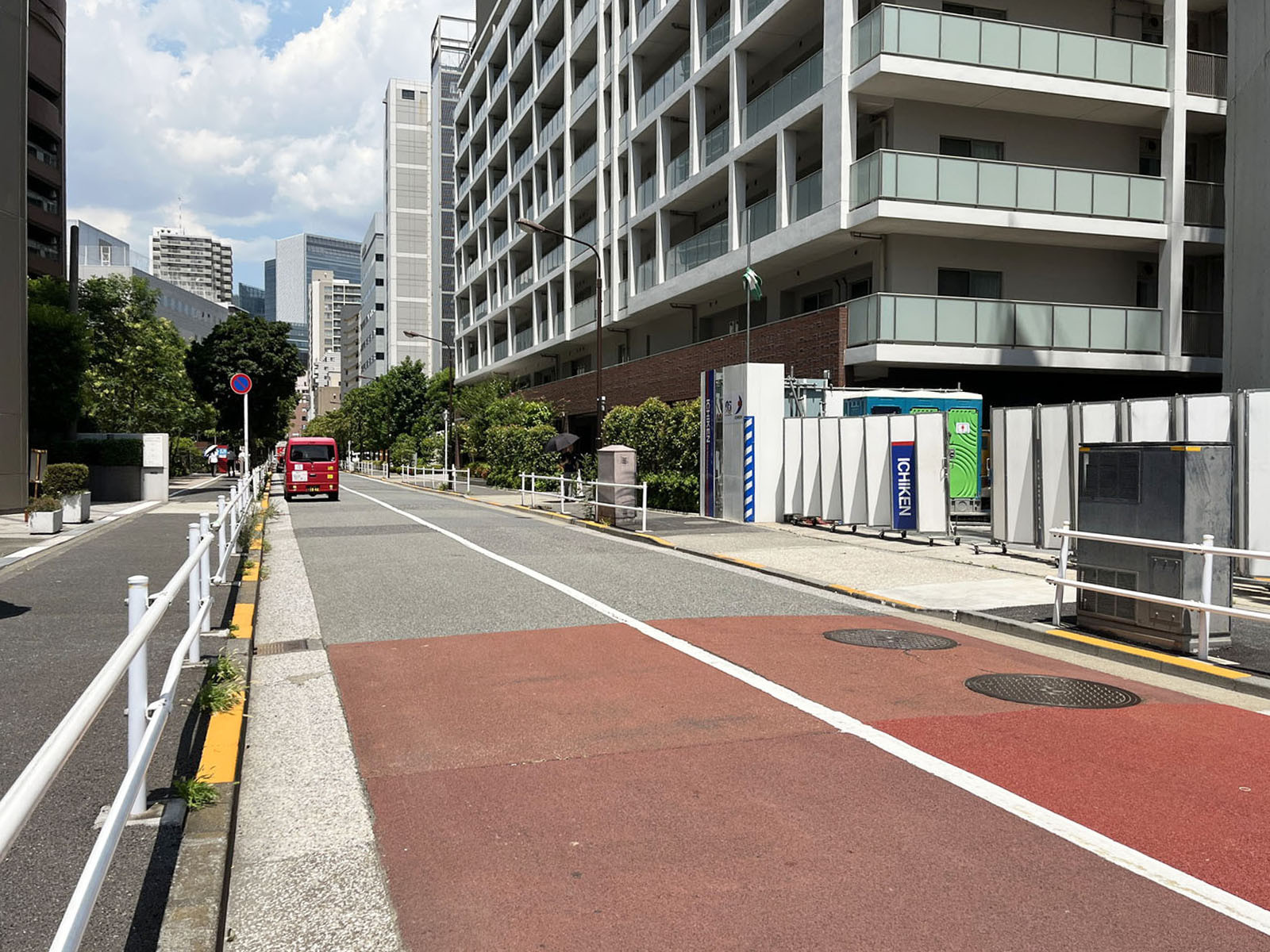 AQUACITY芝浦前面の通り