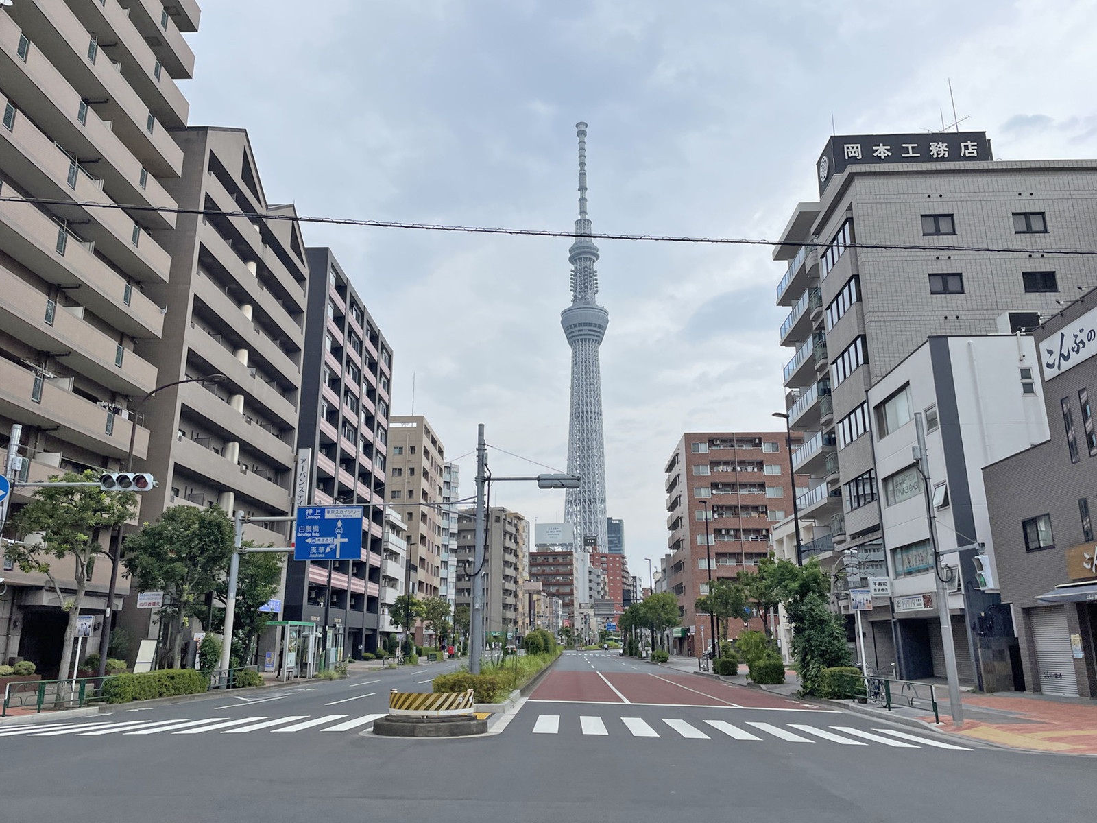 付近の浅草通り