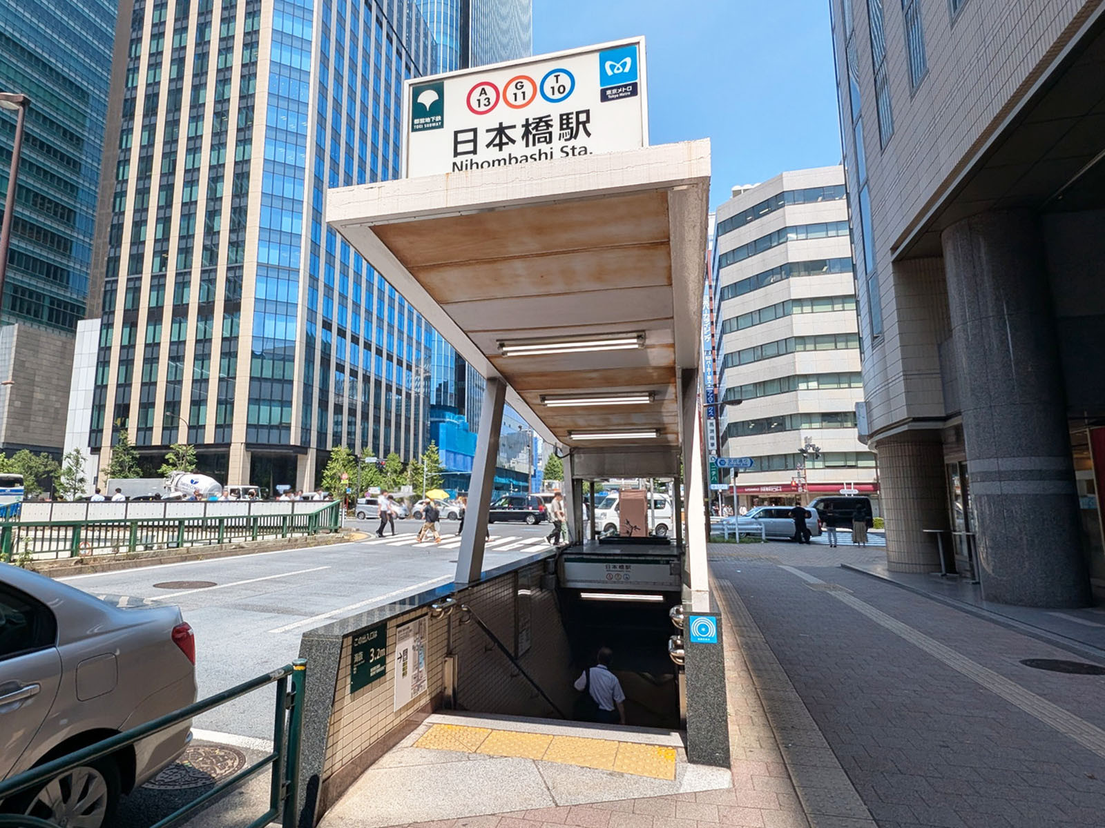 最寄りの「日本橋駅」