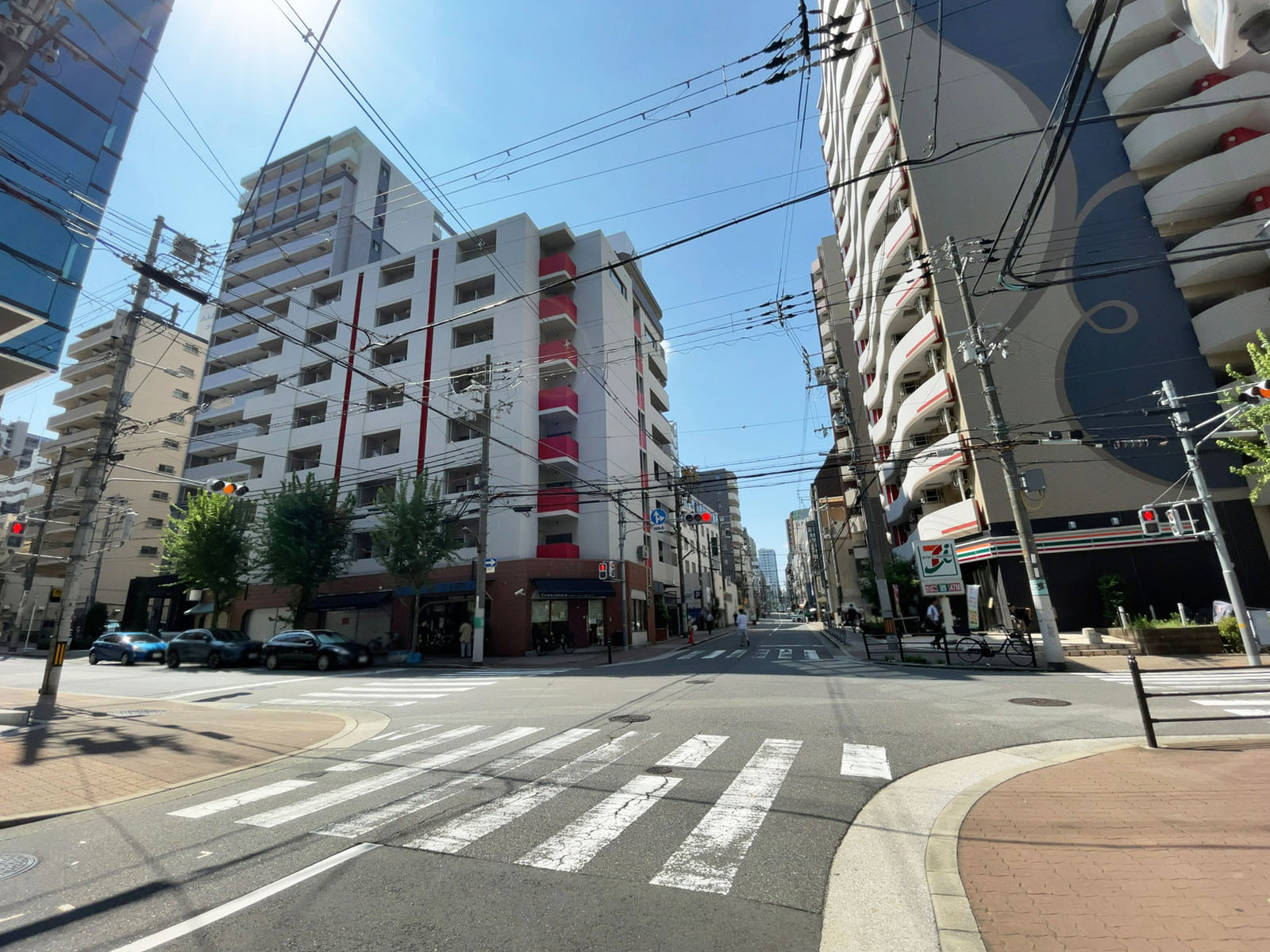 ITビル前面の通り