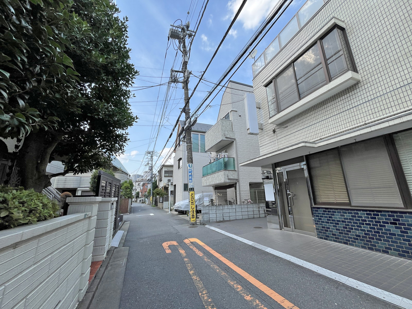 中央三丁目貸事務所ビル前面通り