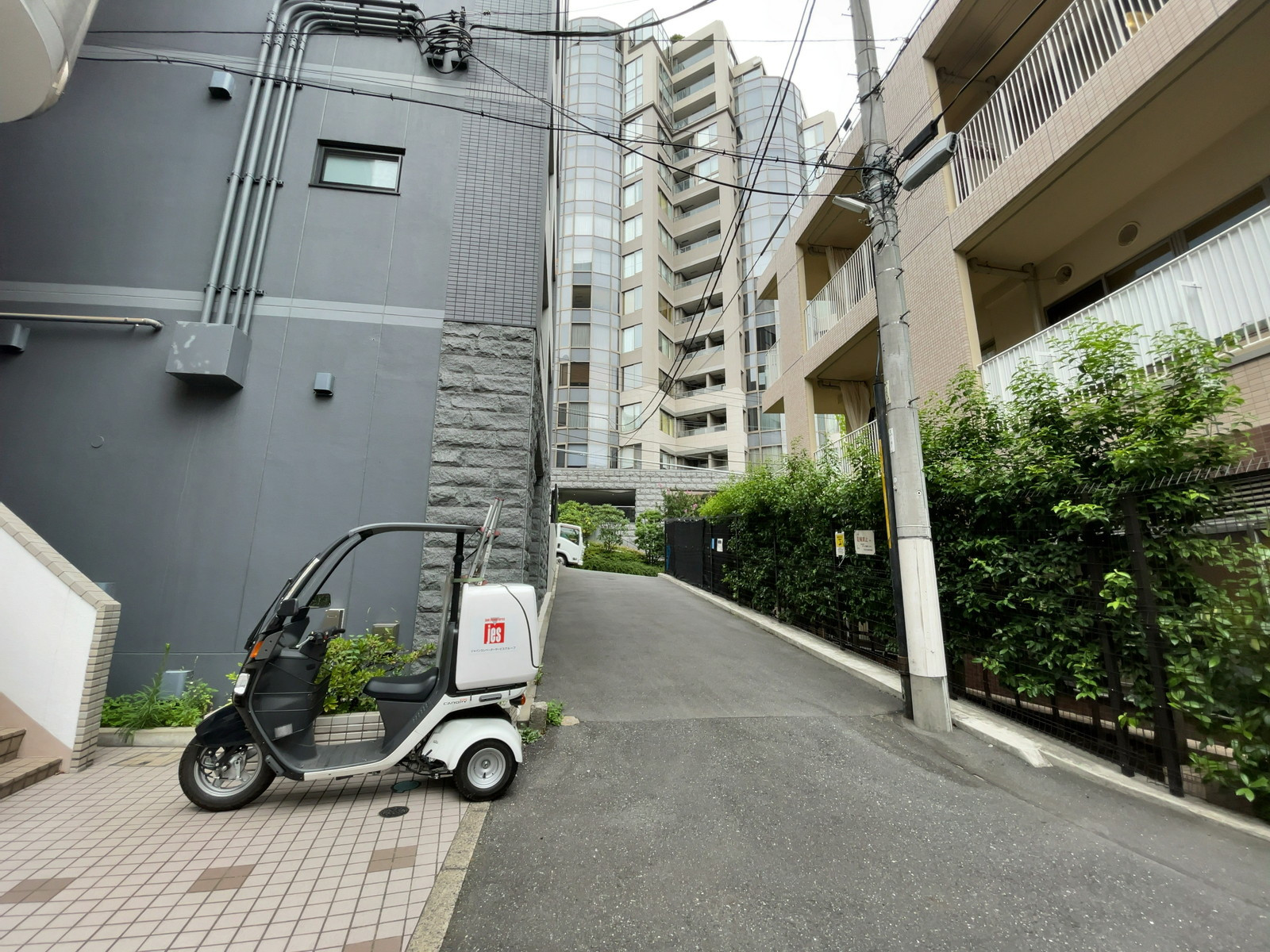 一番町笹田ビル前面の通り