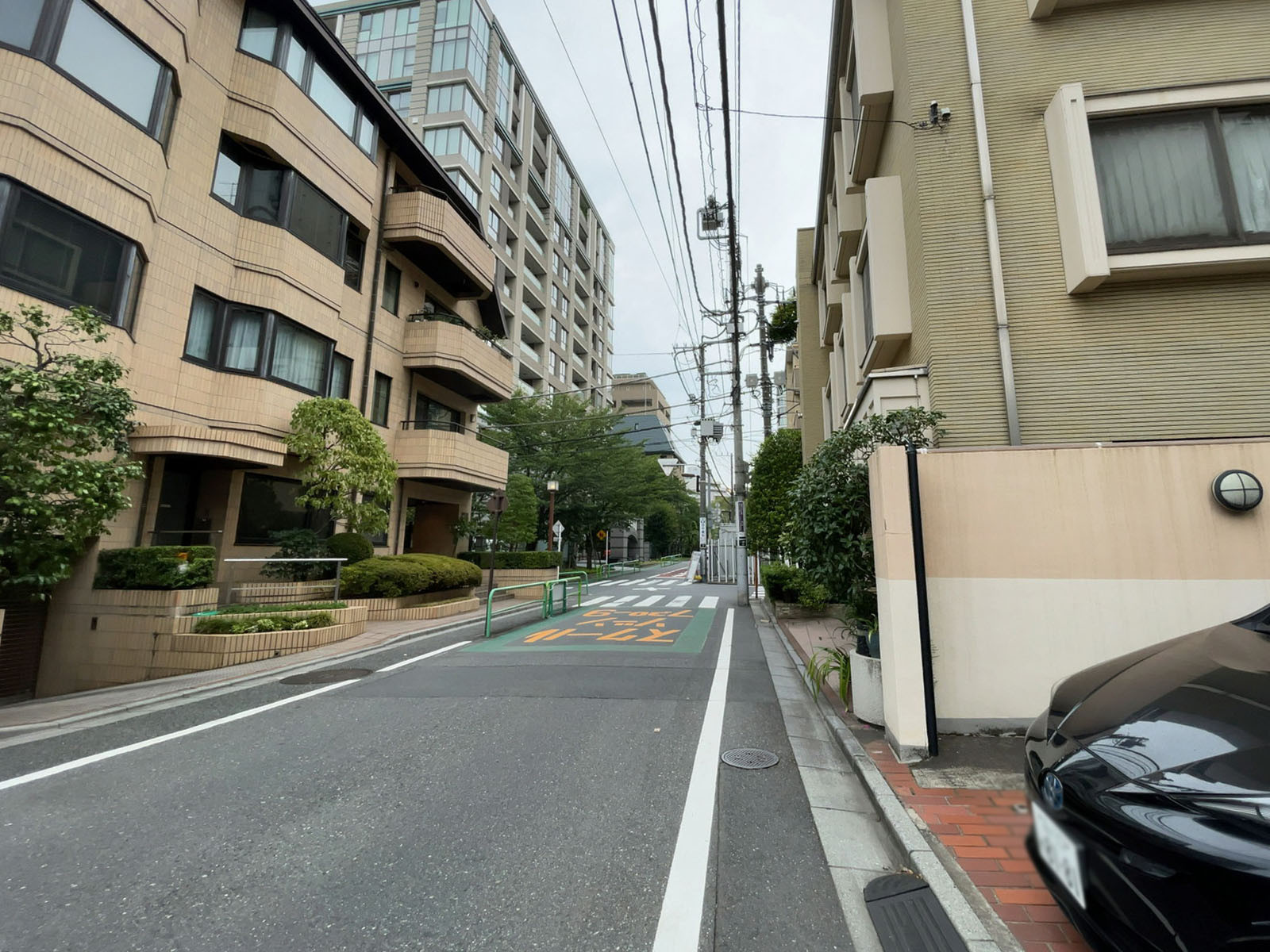 アデックス一番町ビル前面の通り