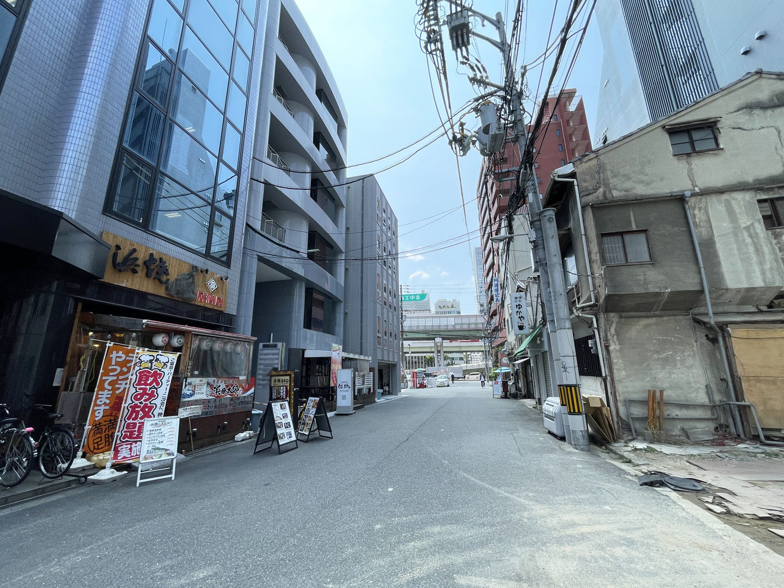 コーリング本町前面の通り