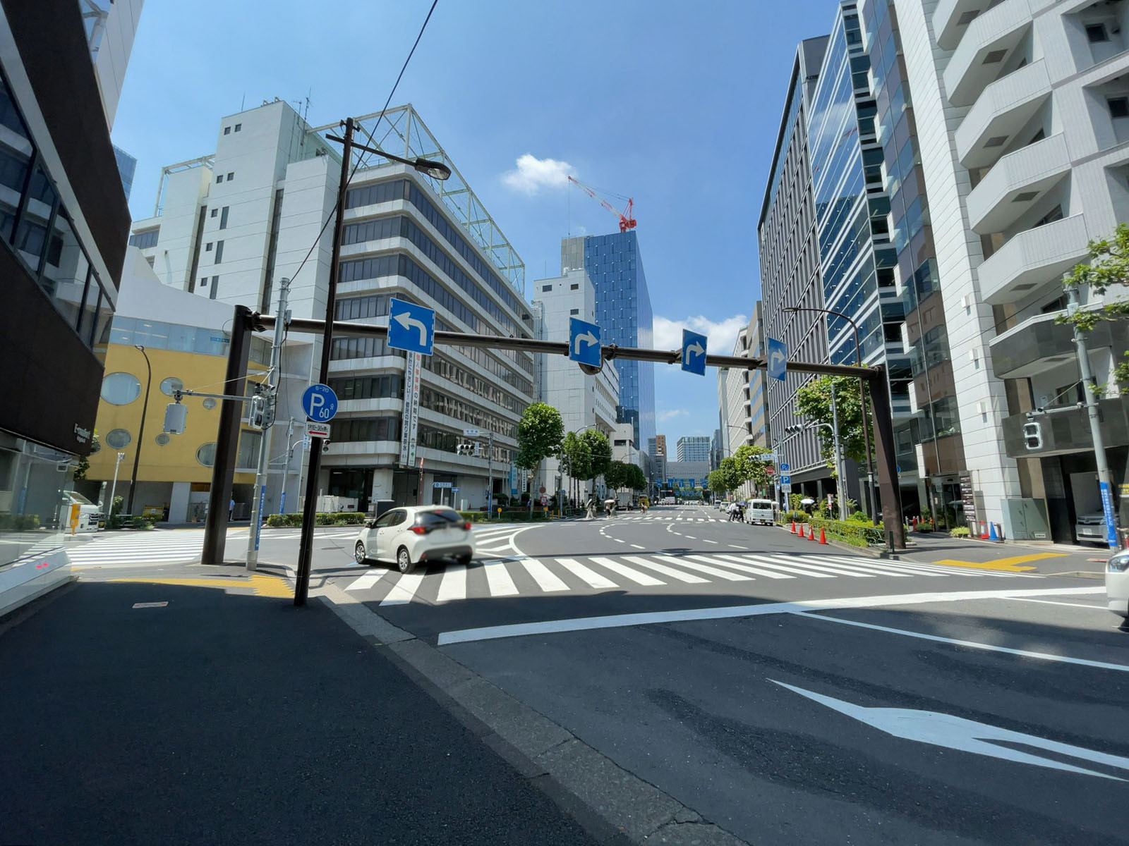 いちご内神田ビル前面の通り