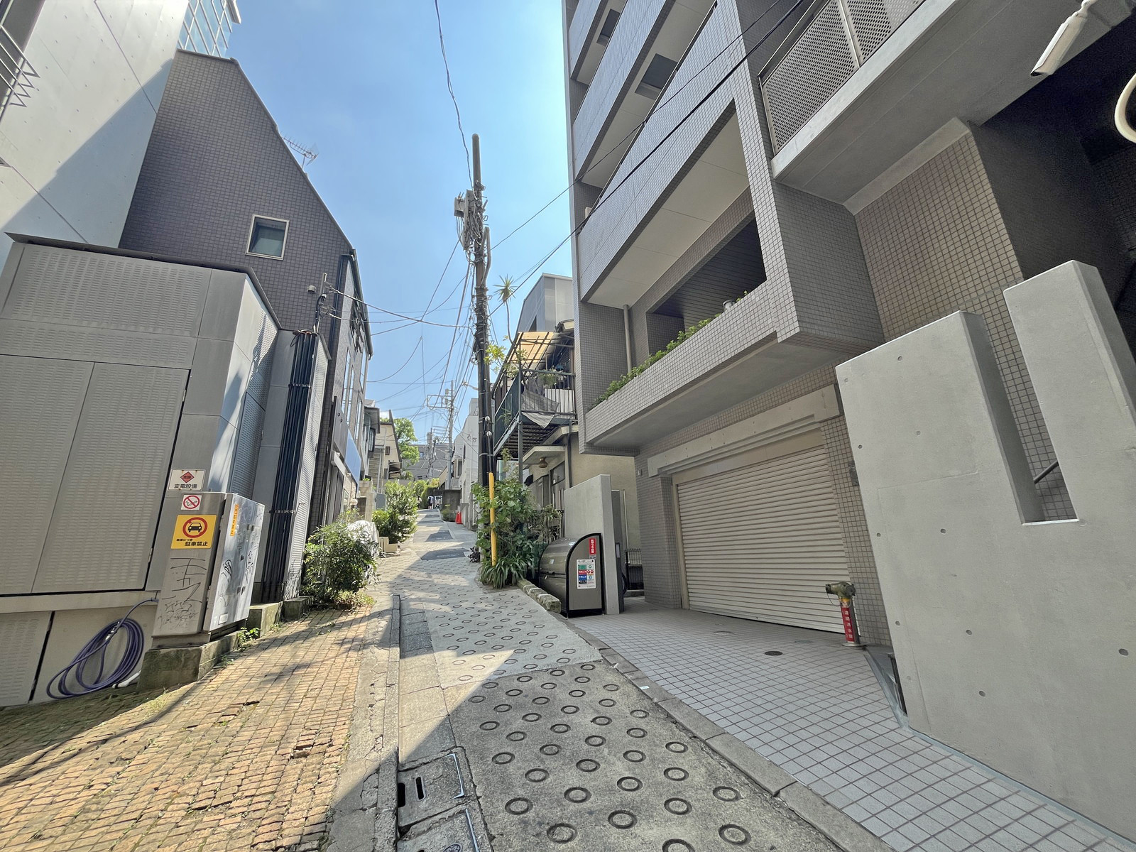 恵比寿ライトビル前面通り