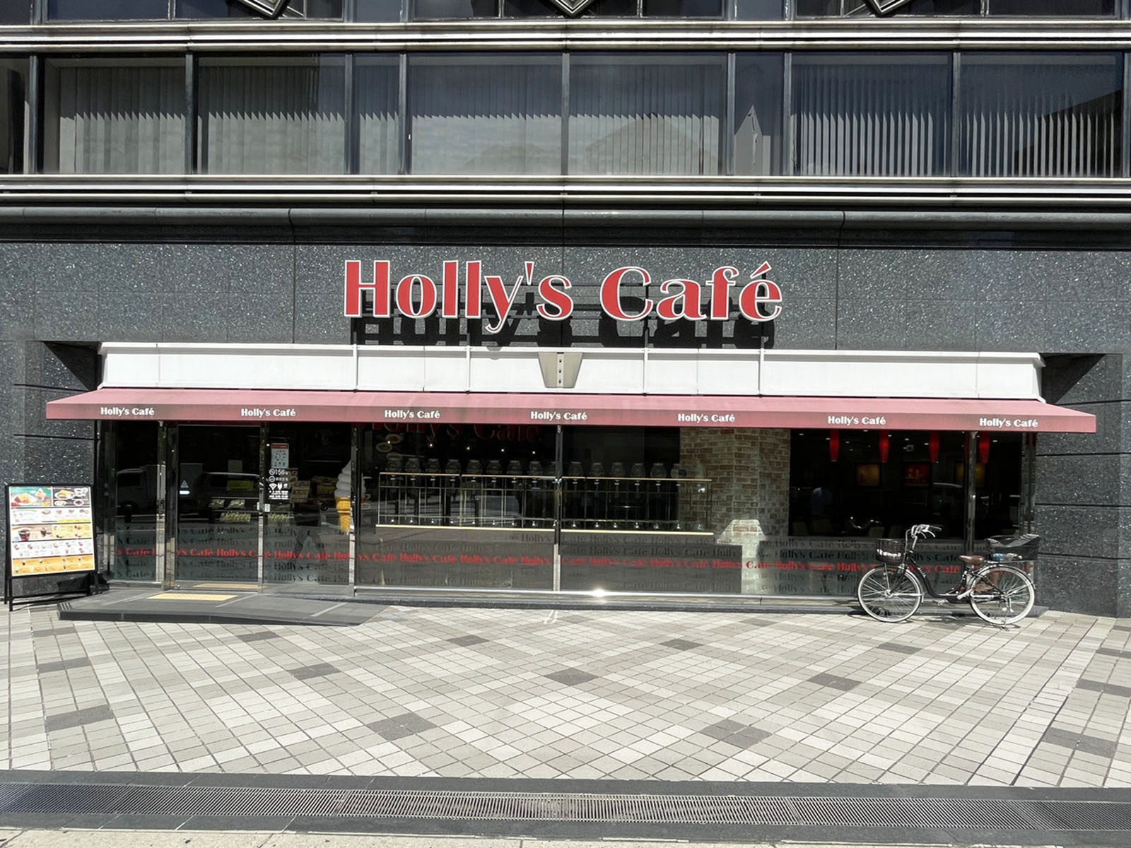 徒歩2分のホリーズカフェ 堺筋本町店