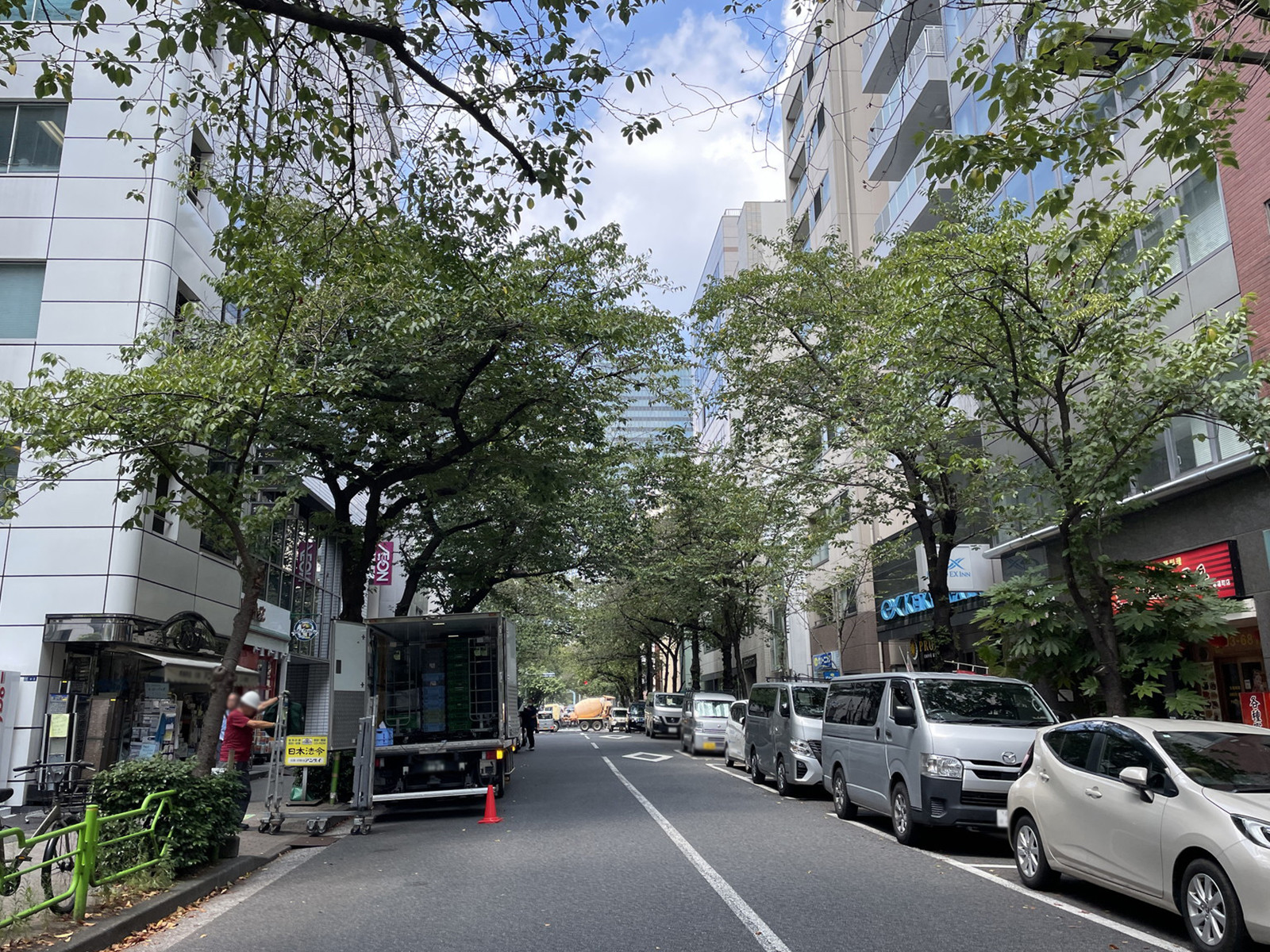 井門茅場町ビル前面の通り