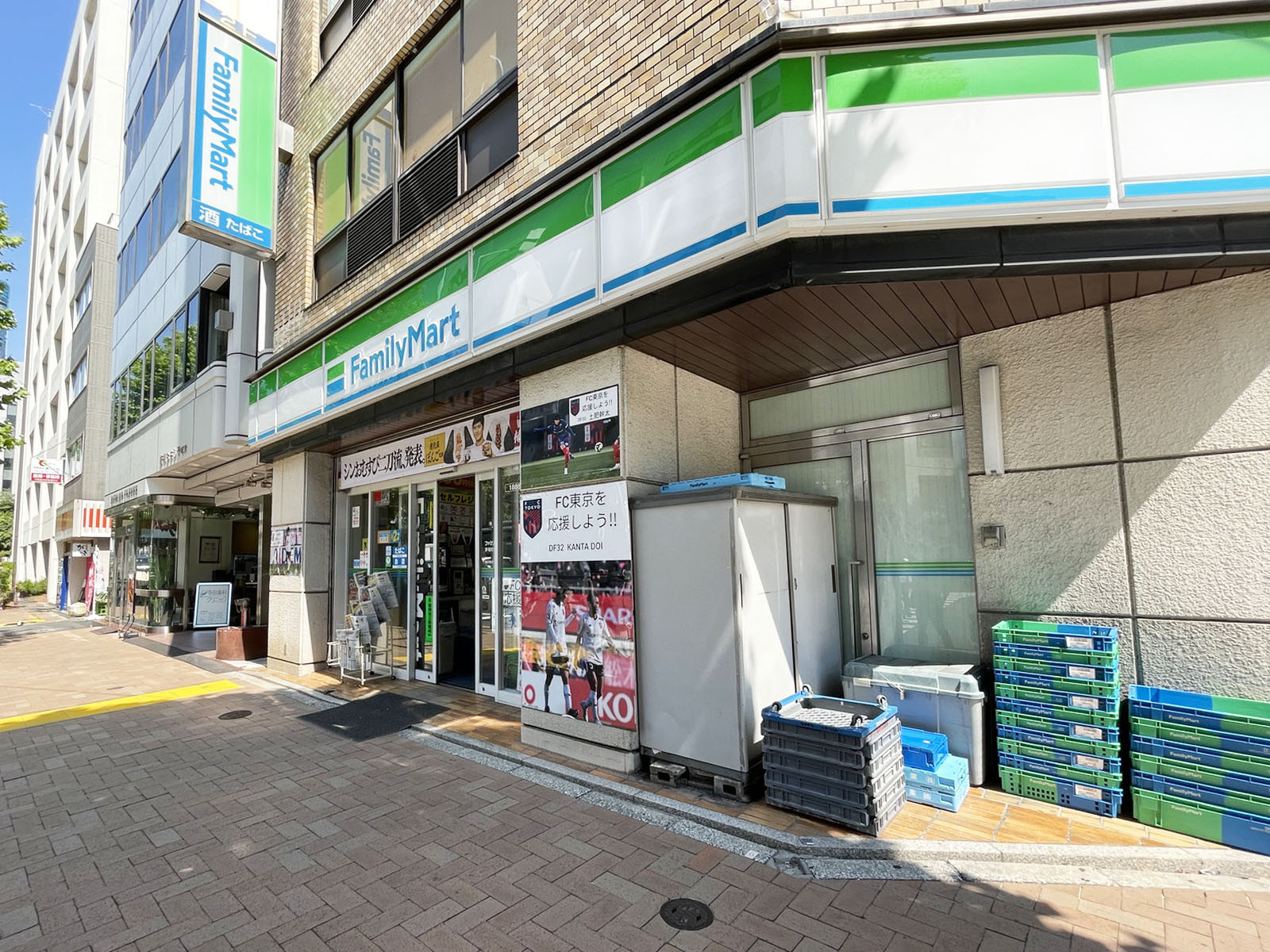 並びにあるファミリーマート 茅場町駅東店
