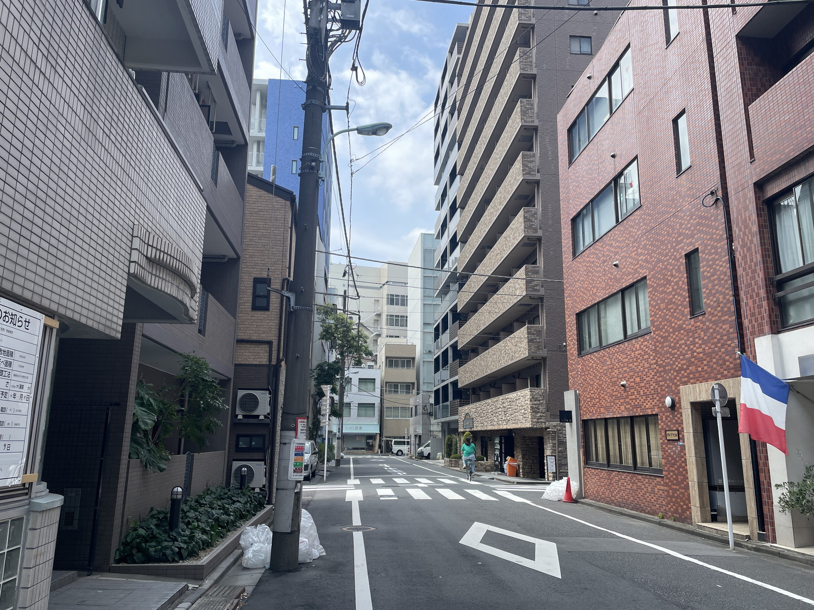 セーラー第3ビル前面の通り