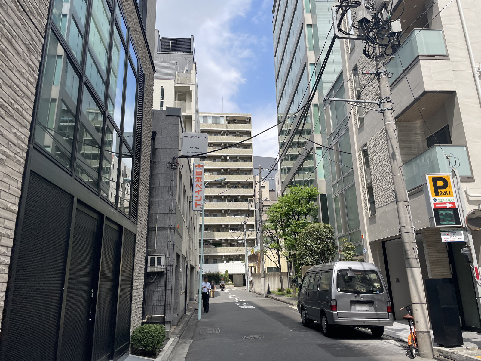 日本色素本社ビル前面の通り