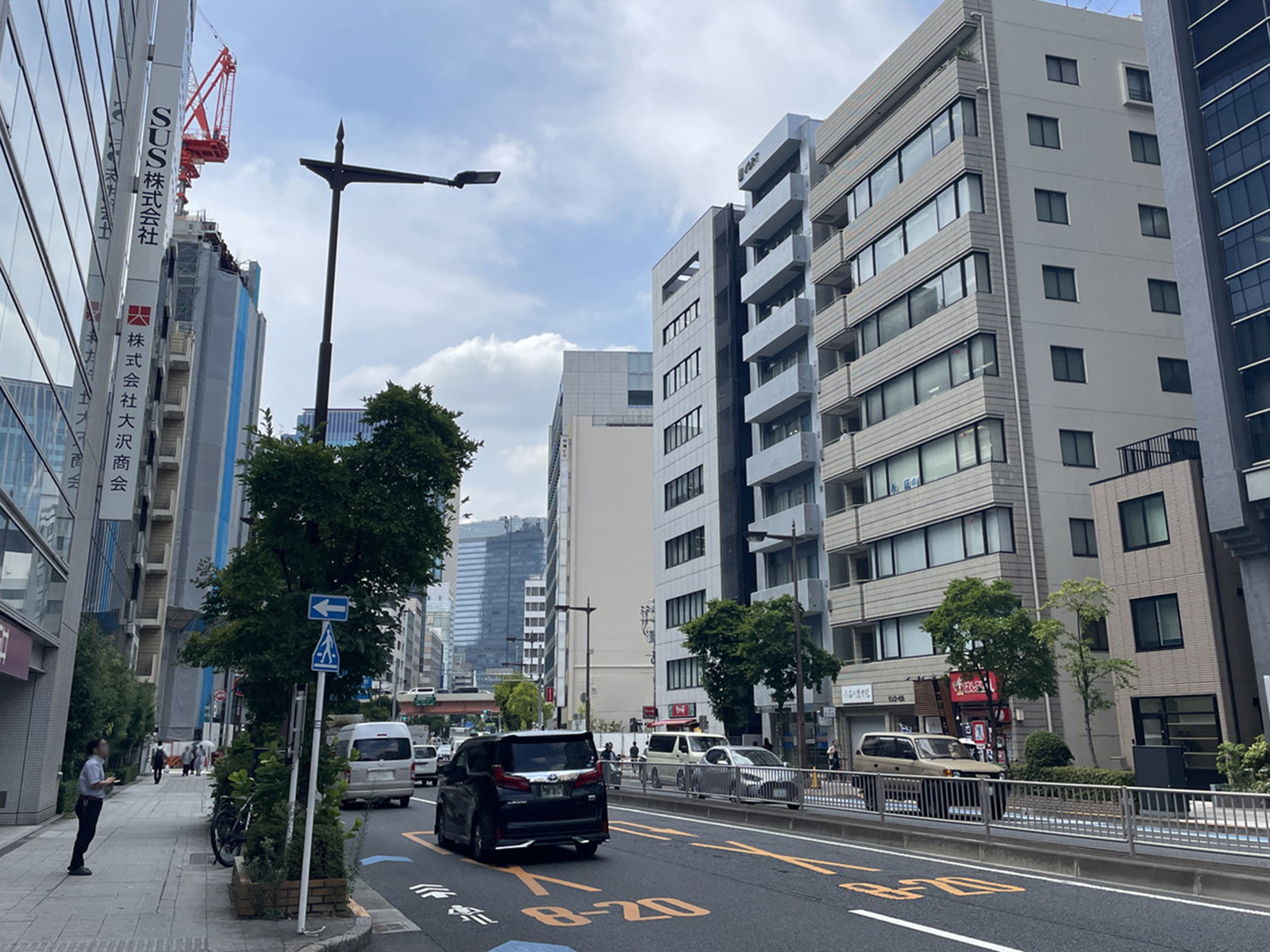 スクエア日本橋前面の江戸通り