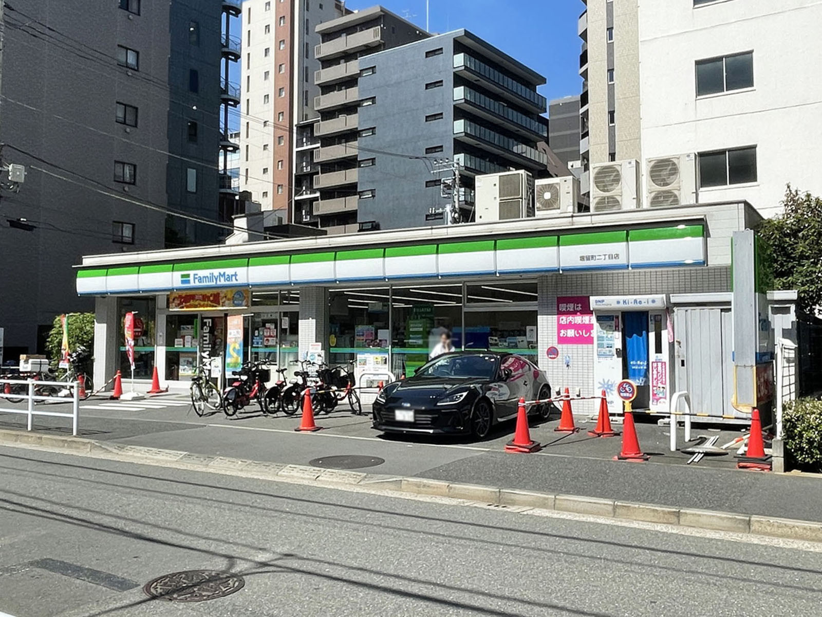 近くのファミリーマート 堀留町二丁目店