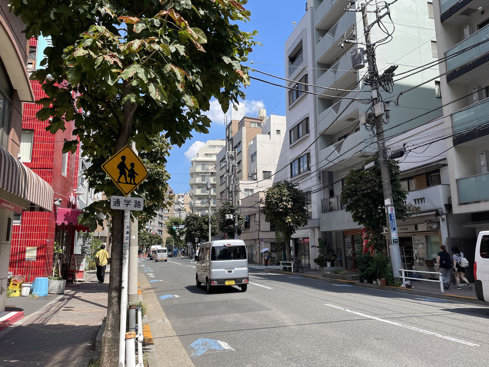 DKKビル前面の左衛門橋通り