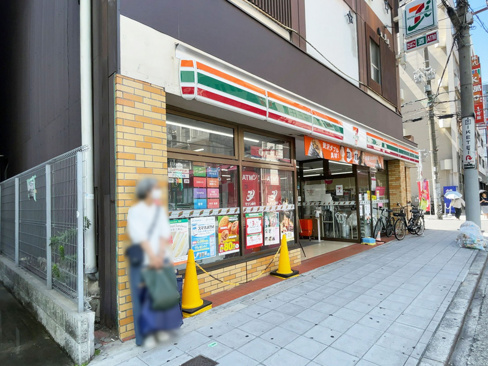 向かいにあるセブン-イレブン 大阪南久宝寺町3丁目店