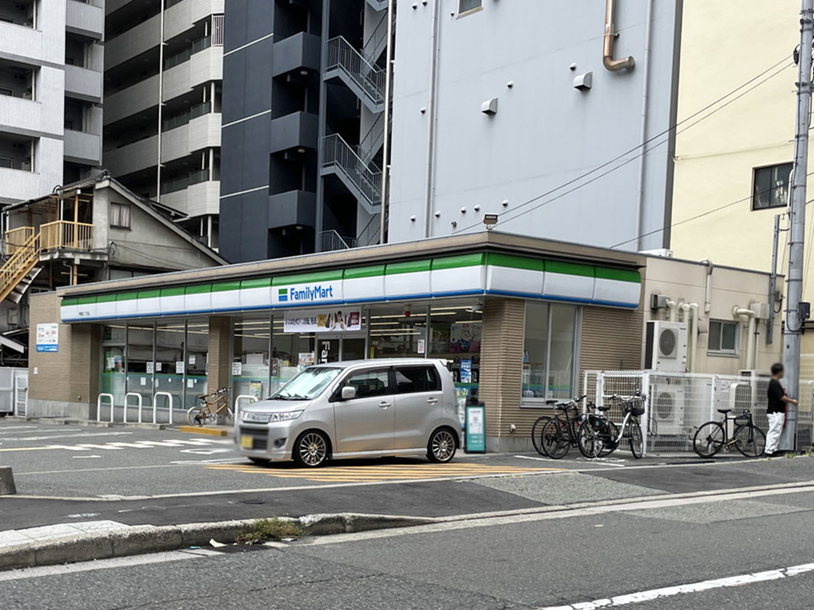 同じ通りにあるファミリーマート 常盤町二丁目店