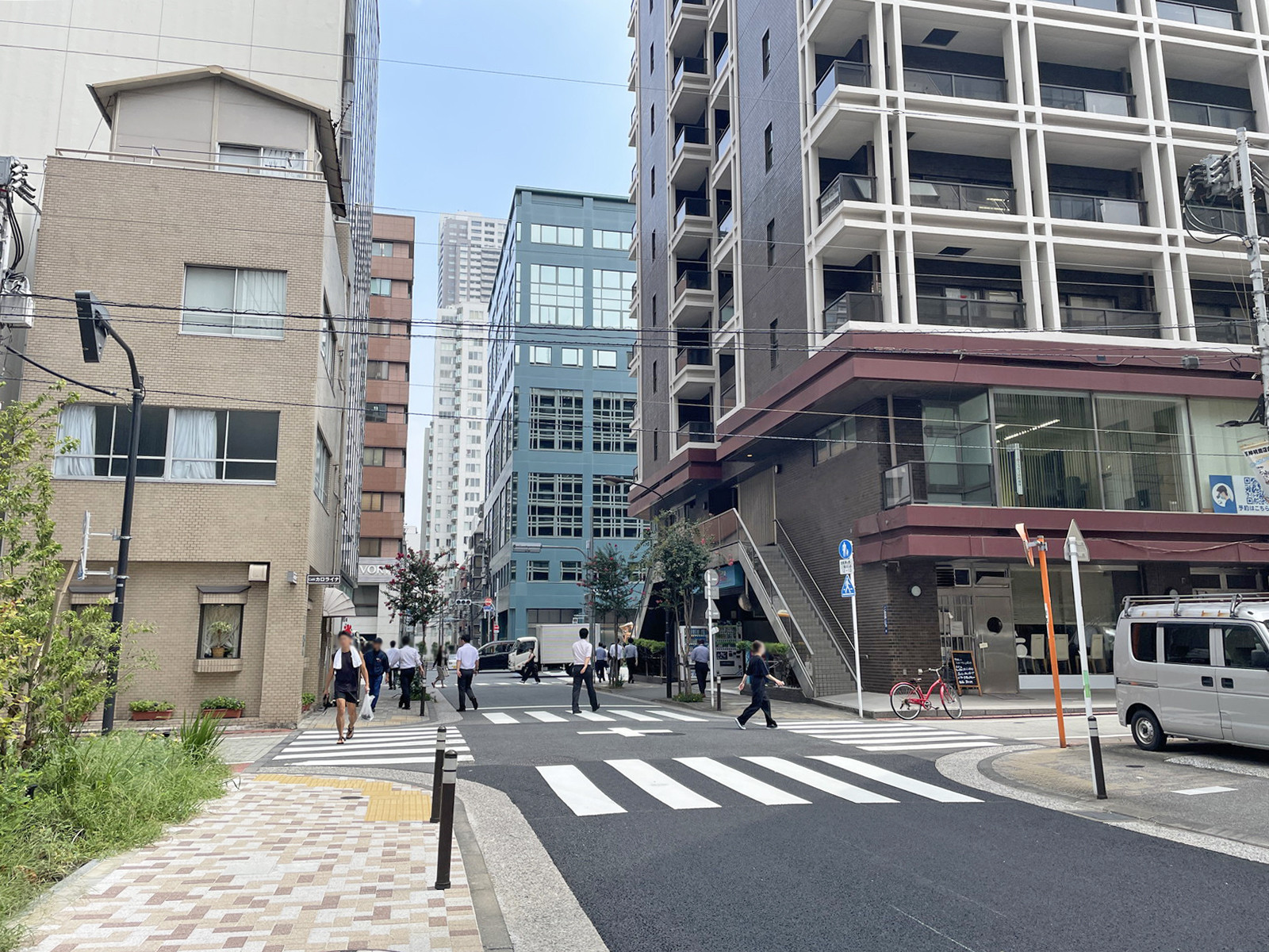 須田ビル前面の通り