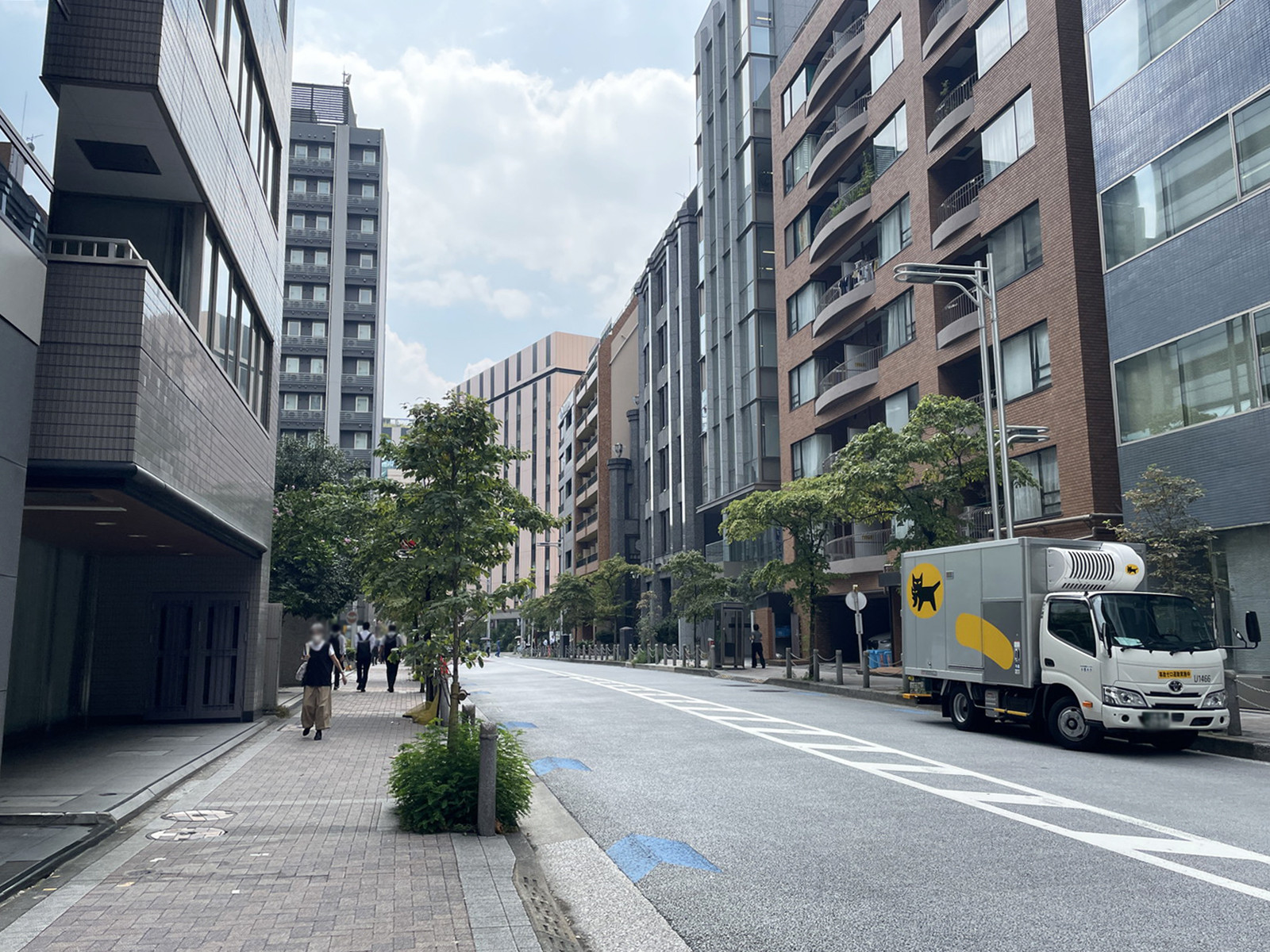 STビル前面の通り