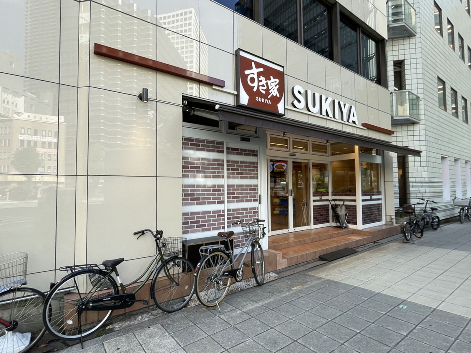 並びにあるすき家 堺筋本町店
