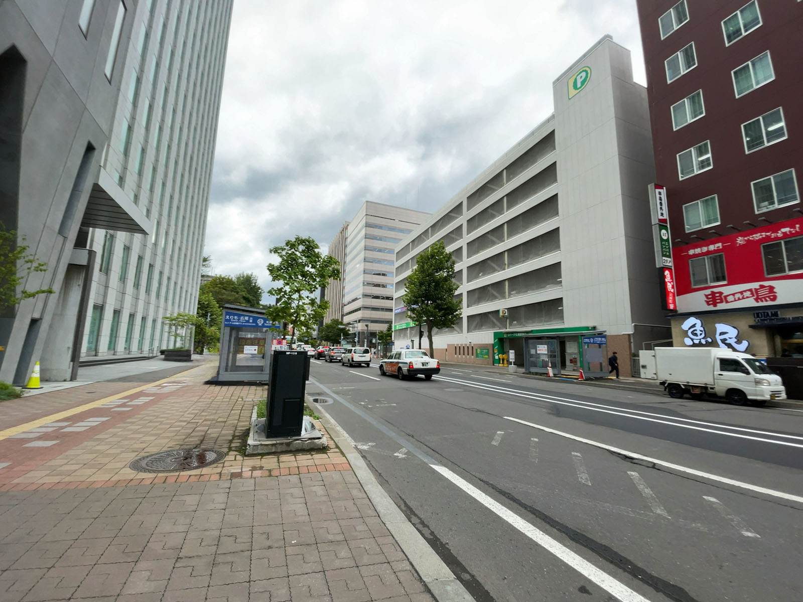 D-LIFEPLACE札幌前面の北4条通
