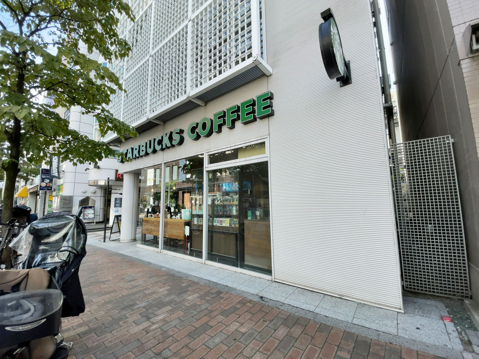 至近のスターバックス コーヒー 広尾店